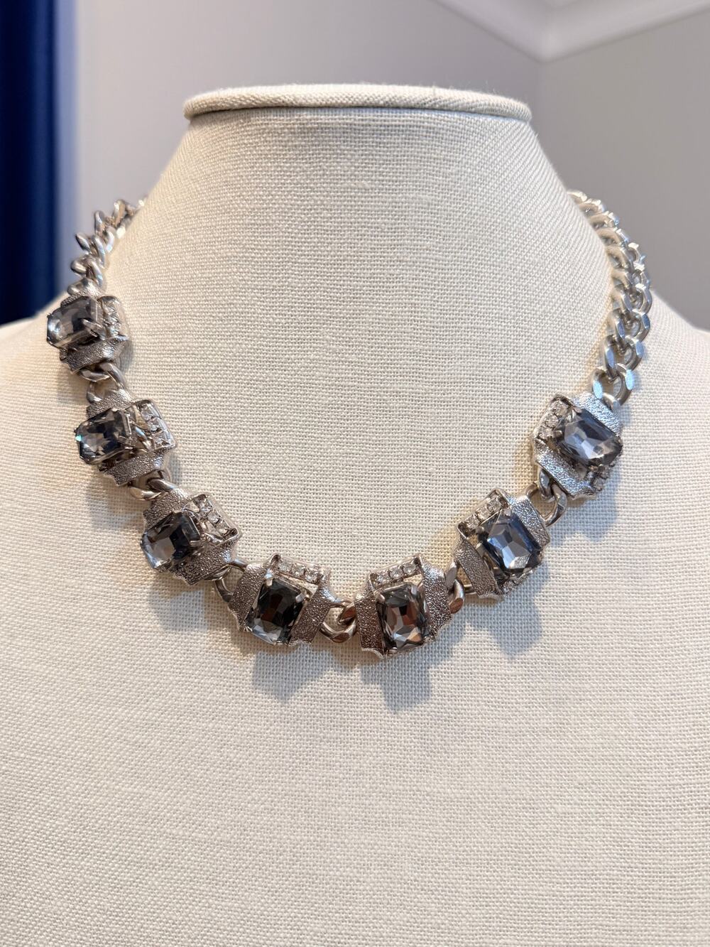 NWT Gunmetal Gray Crystal Statement Necklace 18”
